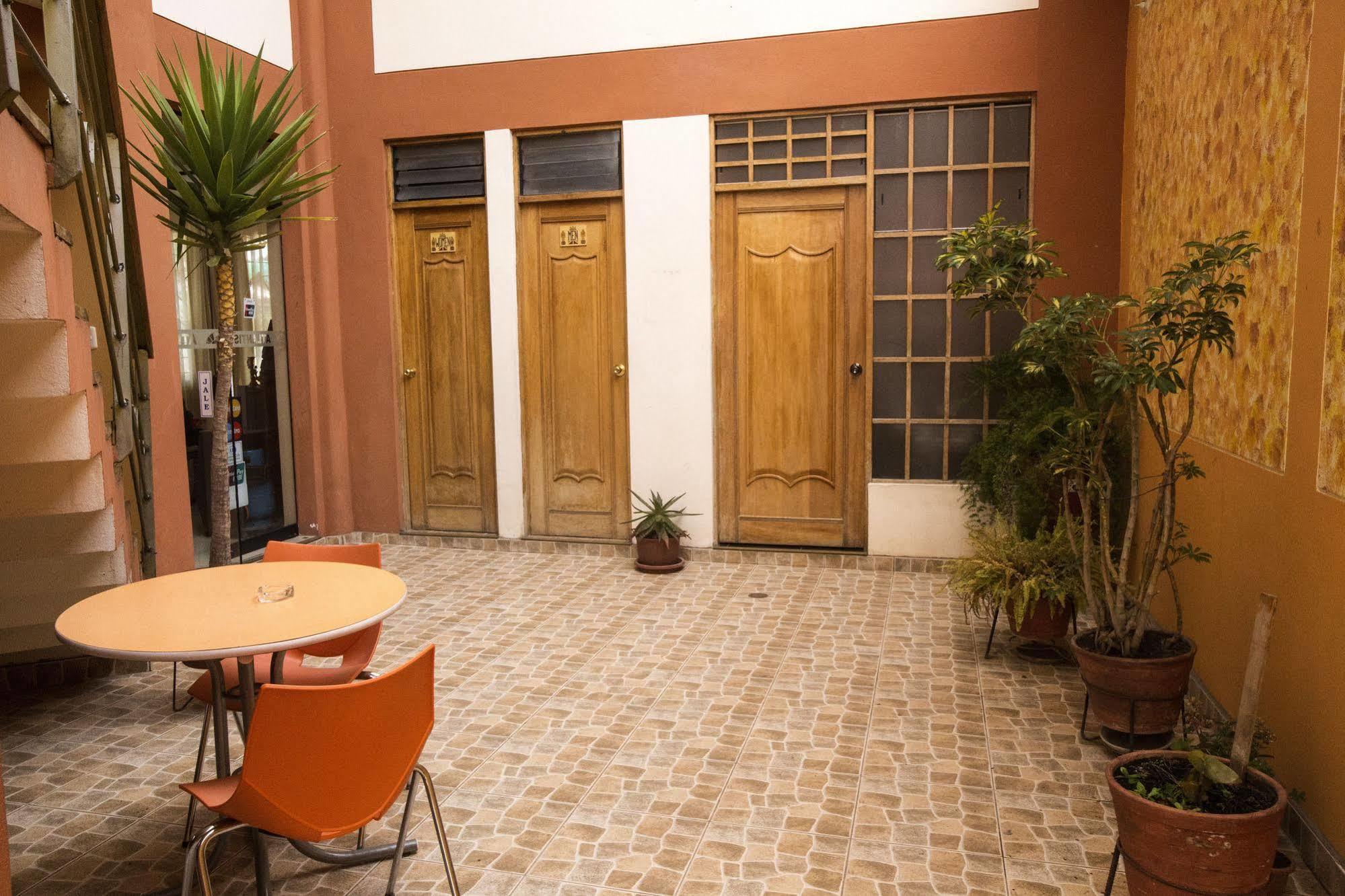 Hostal Atlantis Cuzco Esterno foto